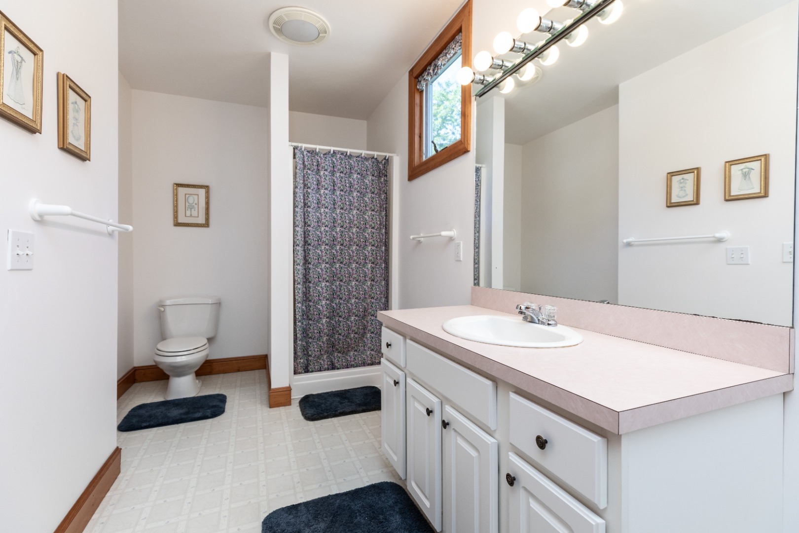 8 Old Dunham's Corner Way Edgartown, MA 02539 - Photo 24 of 37 Second floor primary suite bathroom