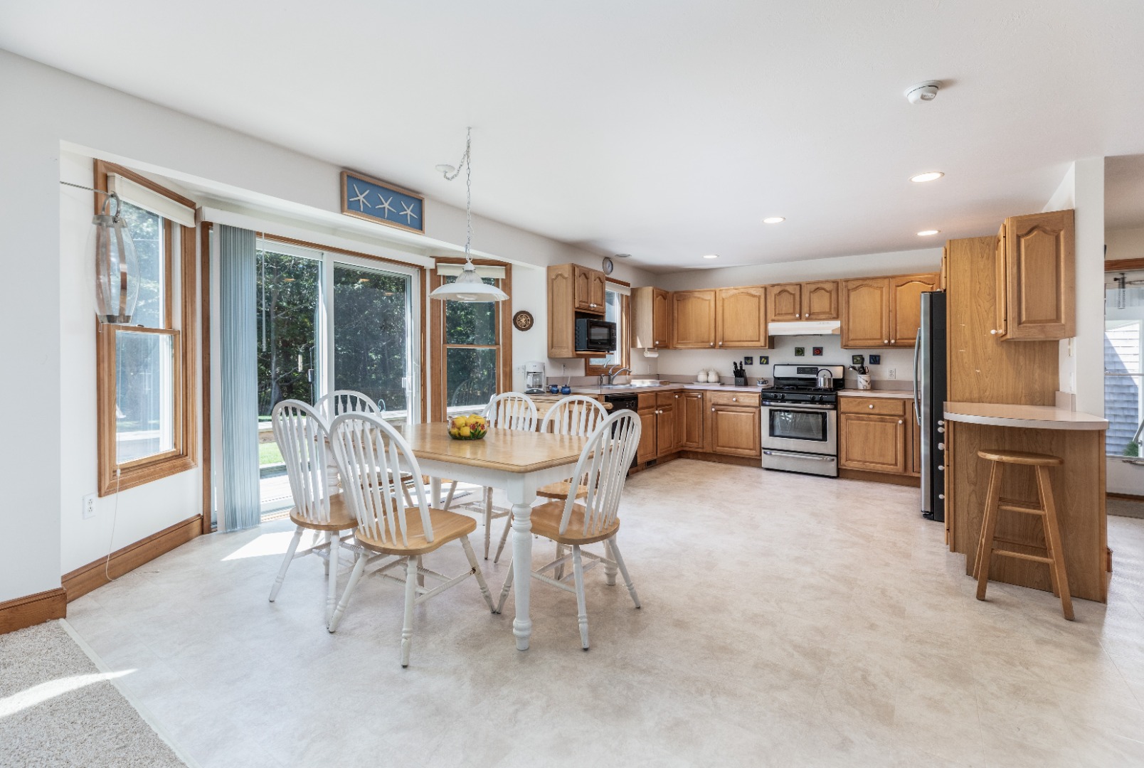 8 Old Dunham's Corner Way Edgartown, MA 02539 - Photo 9 of 37 Eat in kitchen