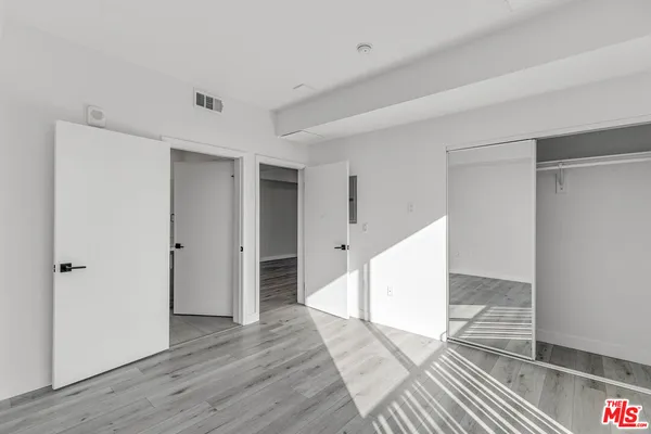 $3,211 | 1111 North Kenmore Avenue, Unit 401, Los Angeles, CA 90029