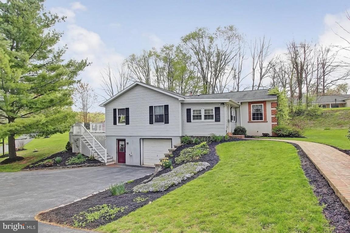 75 Mountain Road Denver, PA 17517 - Photo 3 of 35