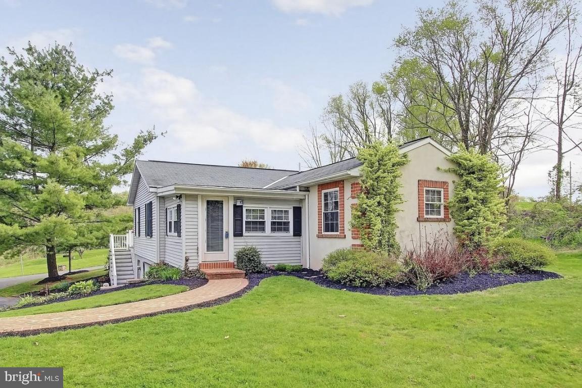 75 Mountain Road Denver, PA 17517 - Photo 4 of 35