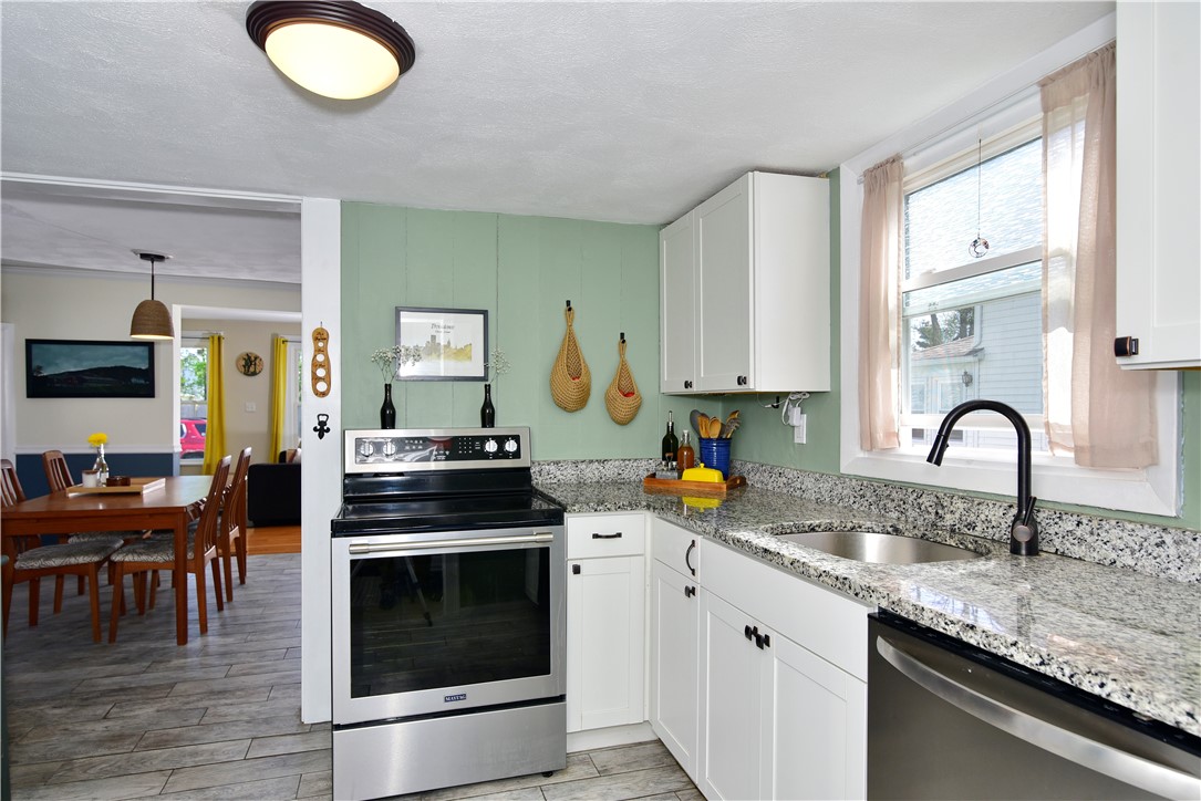 89 Rock Avenue Warwick, RI 02889 - Photo 12 of 42 First Floor