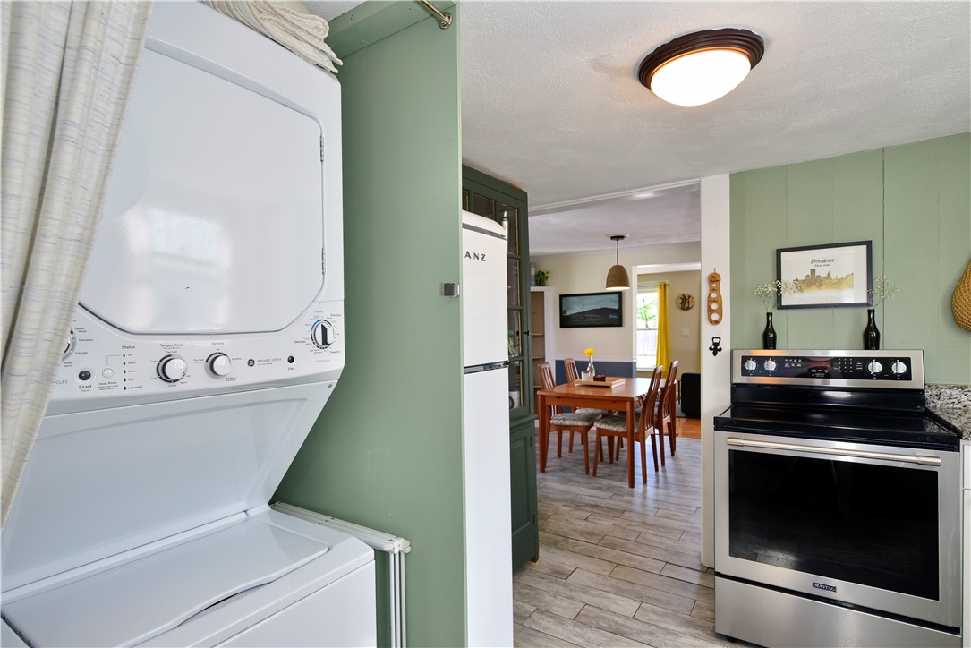 89 Rock Avenue Warwick, RI 02889 - Photo 13 of 42 With Laundry