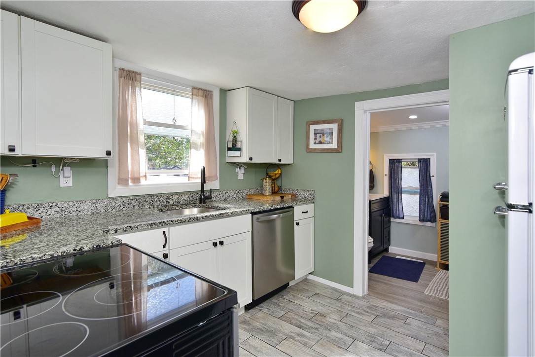 89 Rock Avenue Warwick, RI 02889 - Photo 17 of 42