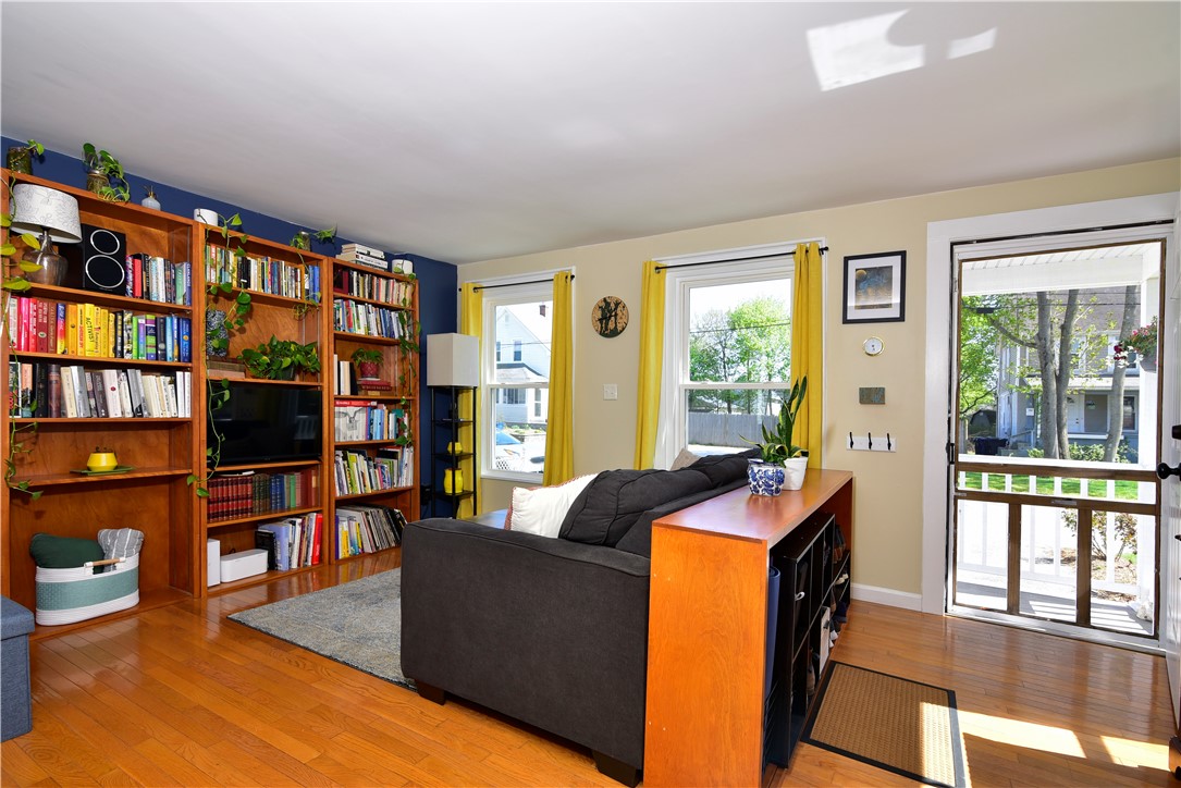 89 Rock Avenue Warwick, RI 02889 - Photo 5 of 42 First Floor