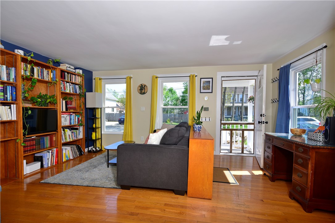 89 Rock Avenue Warwick, RI 02889 - Photo 6 of 42