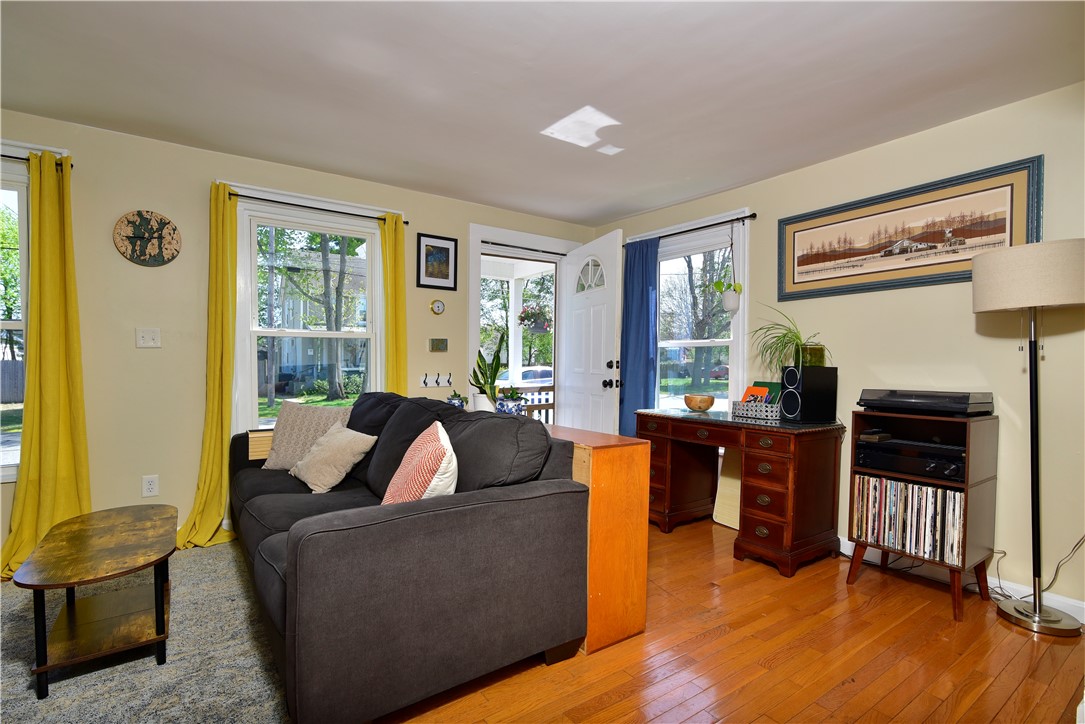 89 Rock Avenue Warwick, RI 02889 - Photo 7 of 42