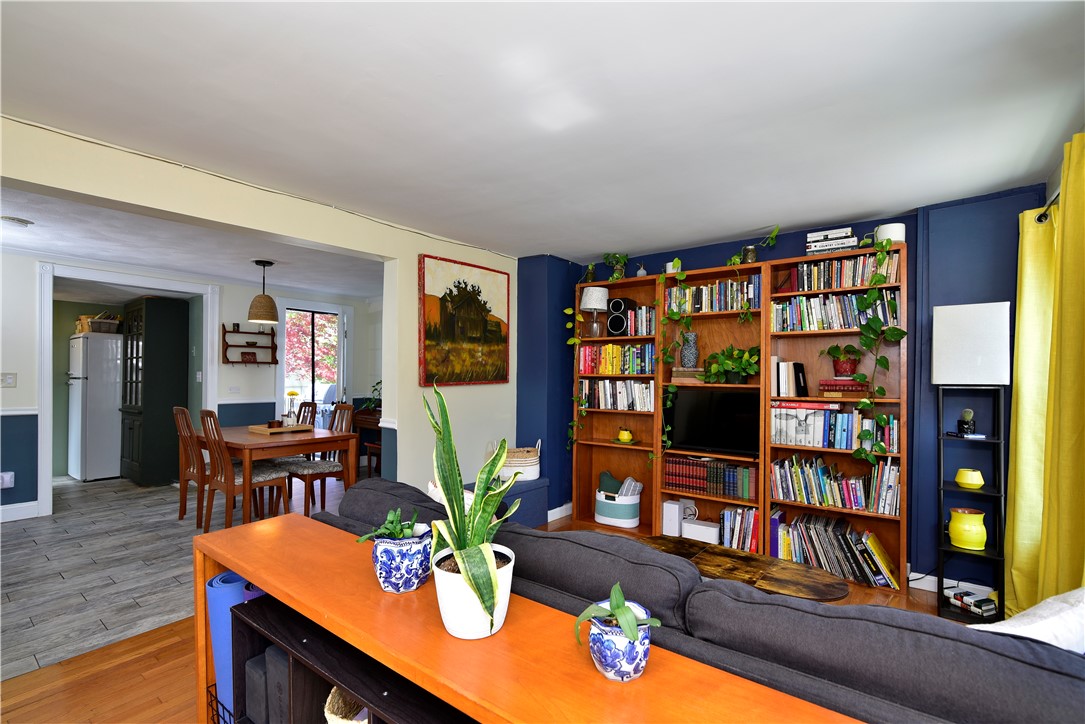 89 Rock Avenue Warwick, RI 02889 - Photo 8 of 42