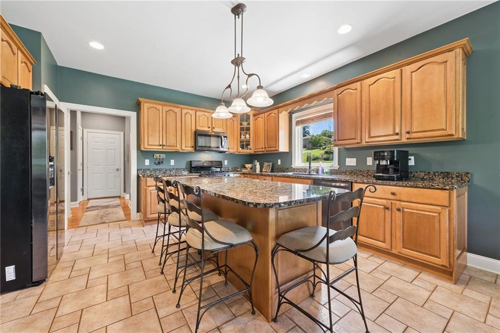 1010 Augusta Circle Irwin, PA 15642 - Photo 5 of 39