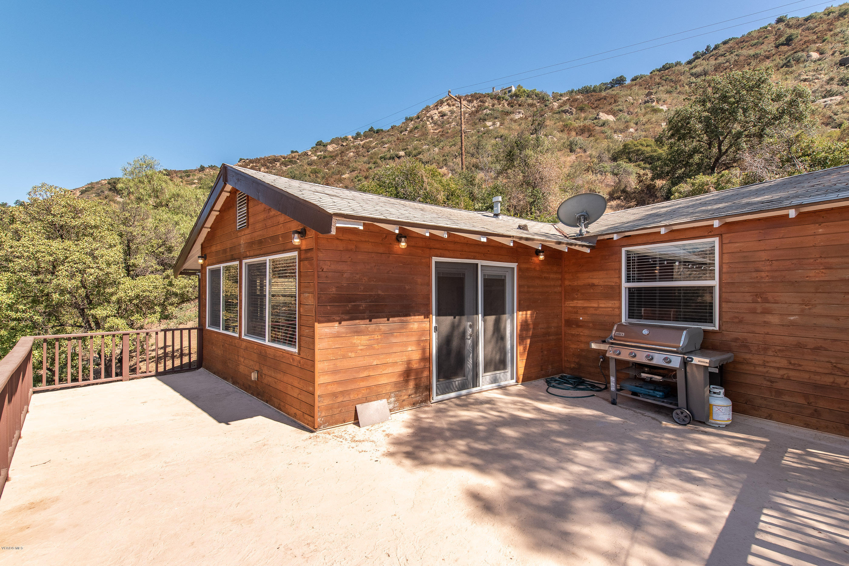 6834 Santa Susana Pass Road Simi Valley, CA 93063 - Photo 17 of 41 6834 Santa Susana Pass Rd Simi Valley-20
