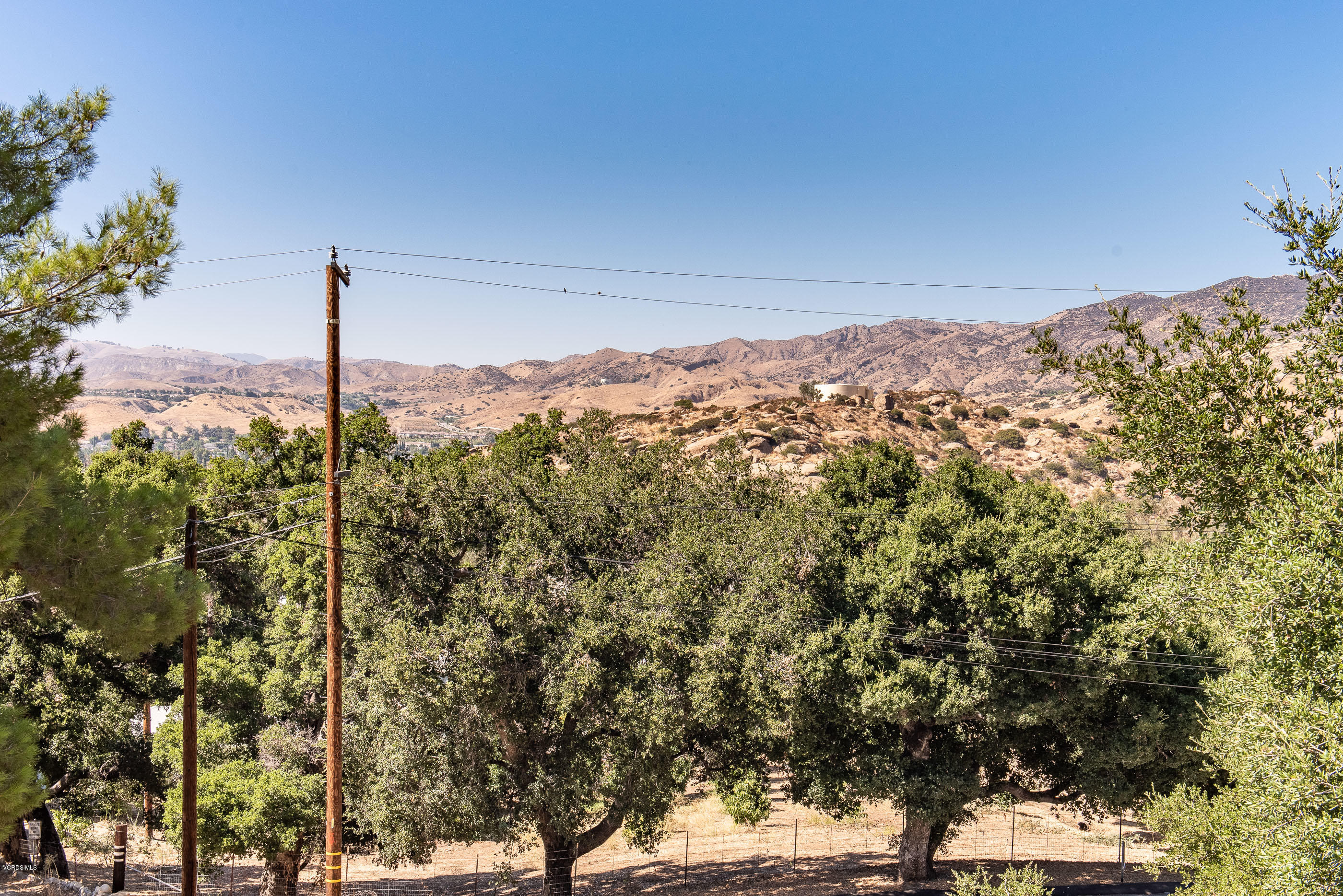 6834 Santa Susana Pass Road Simi Valley, CA 93063 - Photo 24 of 41 6834 Santa Susana Pass Rd Simi Valley-19