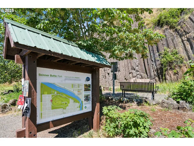 $471,900 | 5711 Bainbridge Road, Eugene, OR 97402