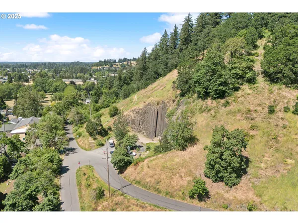 $459,900 | 5711 Bainbridge Road, Eugene, OR 97402
