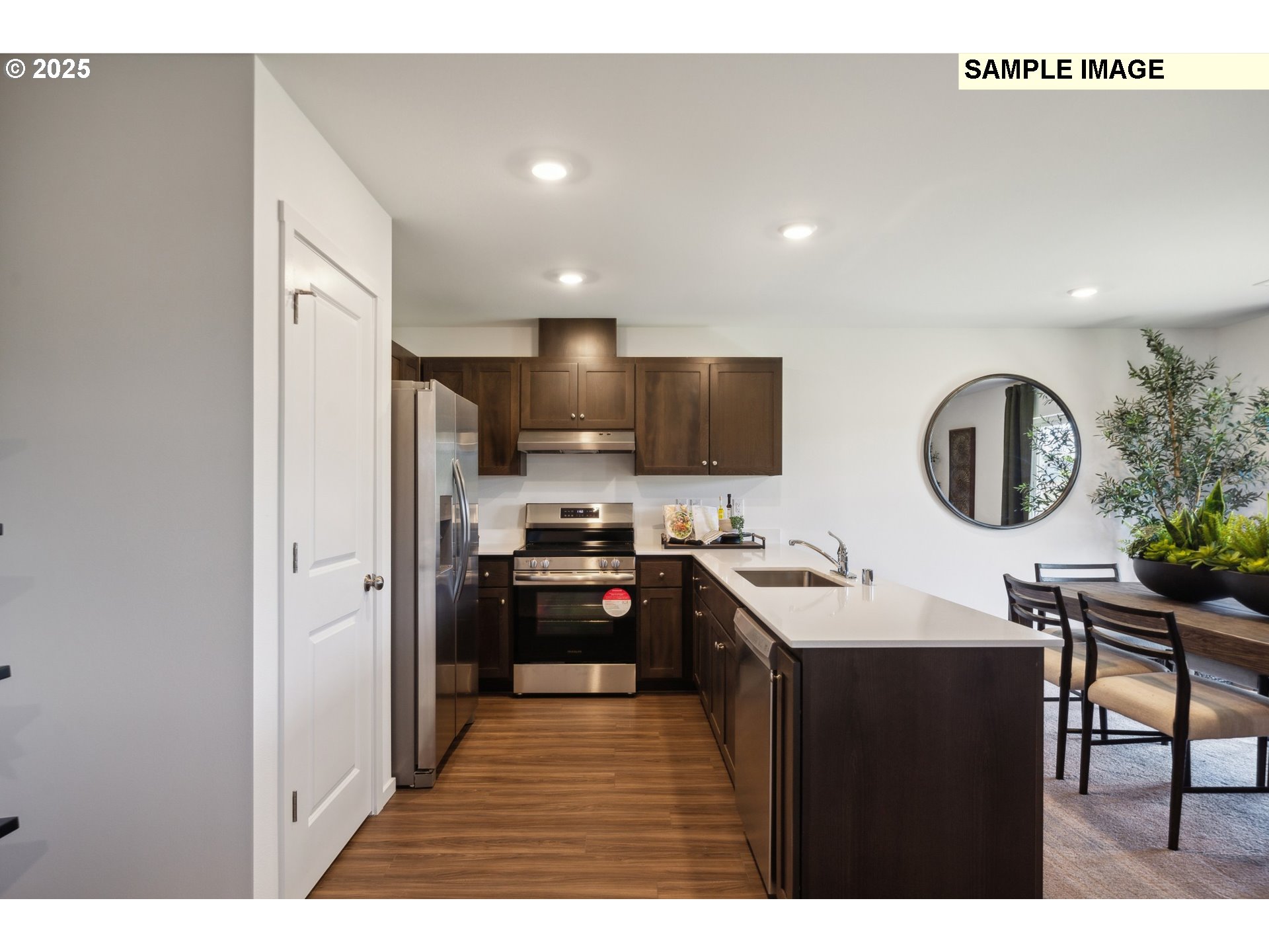 5711 Bainbridge Road Eugene, OR 97402 - Photo 6 of 37 Gallery Image 6