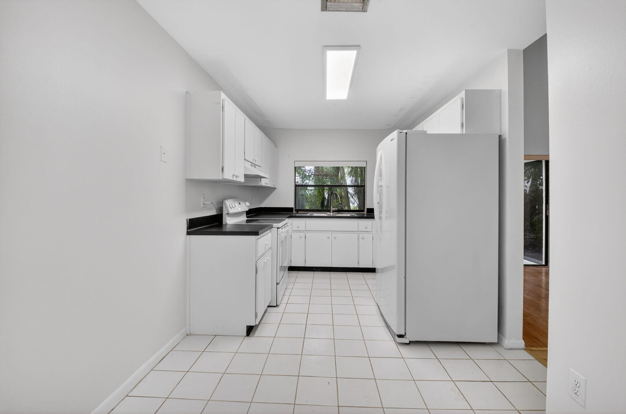 6130 Aloma Lane Boca Raton, FL 33433 - Photo 12 of 32 12-web-or-mls-DSC_6127