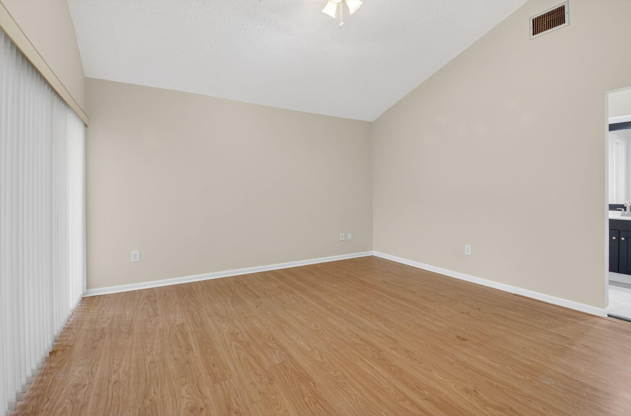 6130 Aloma Lane Boca Raton, FL 33433 - Photo 21 of 32 21-web-or-mls-DSC_6172