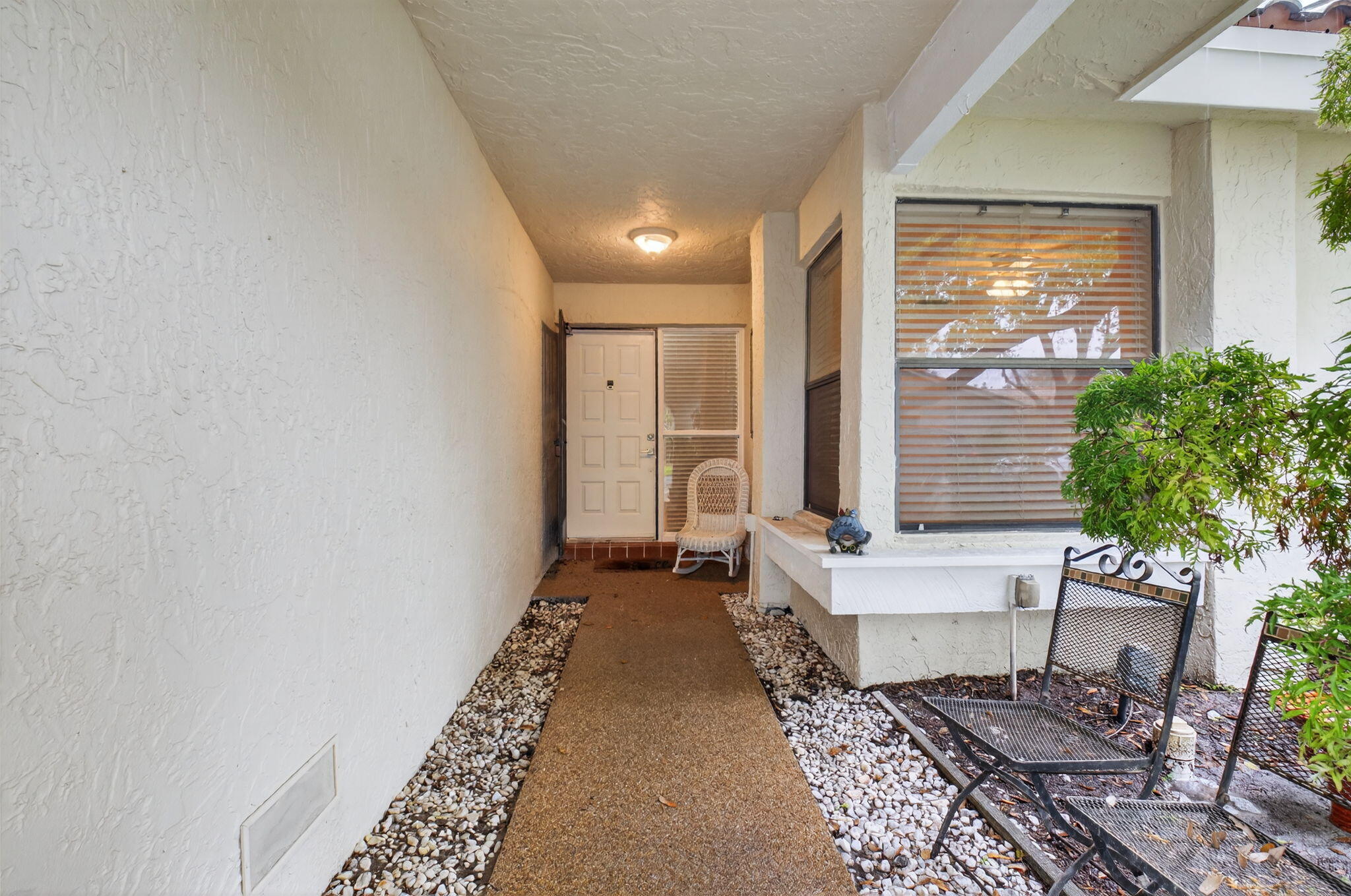 6130 Aloma Lane Boca Raton, FL 33433 - Photo 3 of 32 3-web-or-mls-DSC_6213