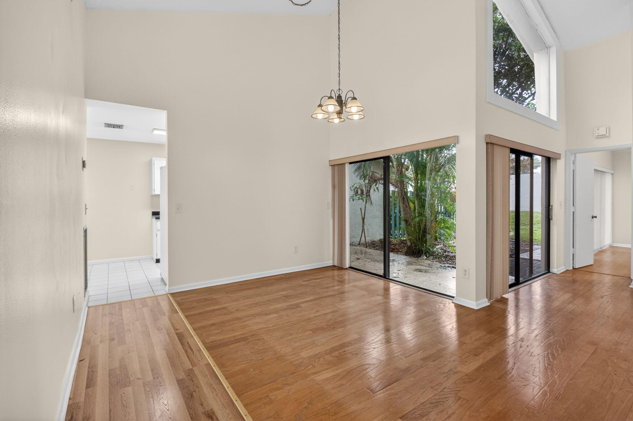 6130 Aloma Lane Boca Raton, FL 33433 - Photo 5 of 32 5-web-or-mls-DSC_6087