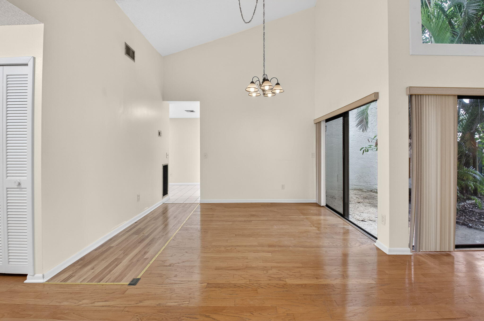 6130 Aloma Lane Boca Raton, FL 33433 - Photo 6 of 32 6-web-or-mls-DSC_6092