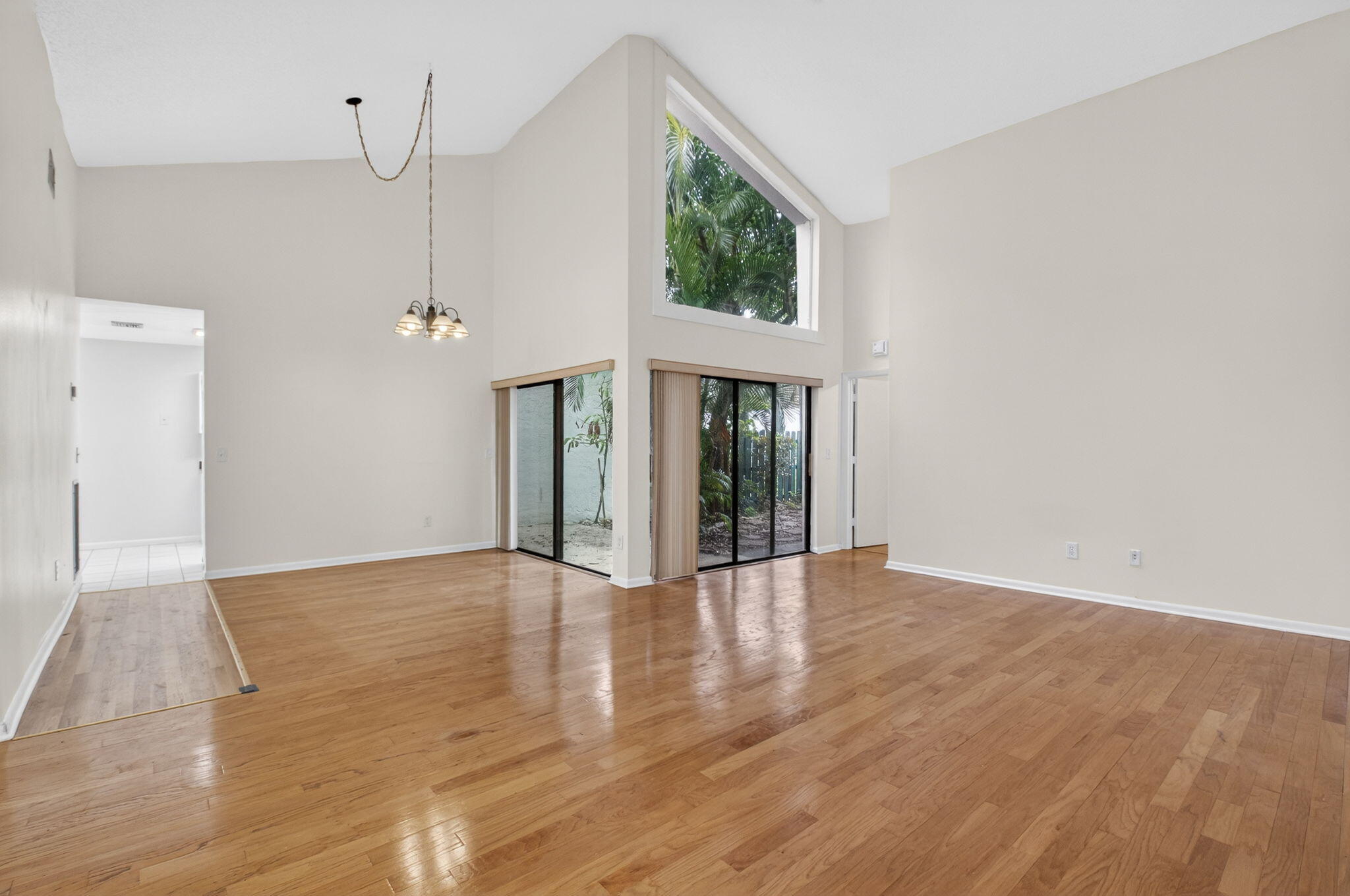 6130 Aloma Lane Boca Raton, FL 33433 - Photo 7 of 32 7-web-or-mls-DSC_6102