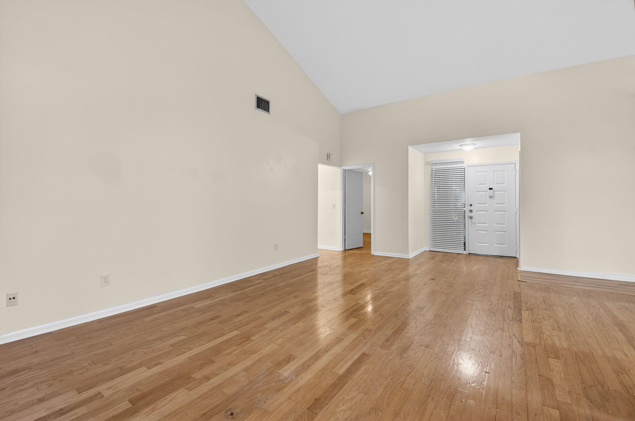 6130 Aloma Lane Boca Raton, FL 33433 - Photo 8 of 32 8-web-or-mls-DSC_6107