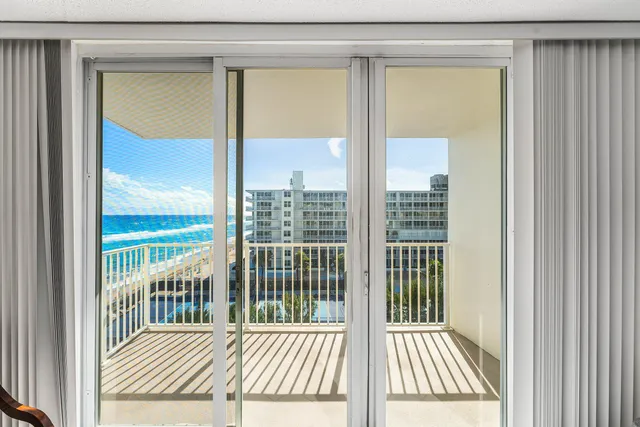 $2,200 | 3540 South Ocean Boulevard, Unit 601, South Palm Beach, FL 33480