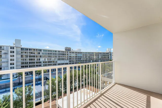 $2,200 | 3540 South Ocean Boulevard, Unit 601, South Palm Beach, FL 33480
