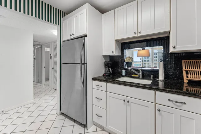 $2,200 | 3540 South Ocean Boulevard, Unit 601, South Palm Beach, FL 33480