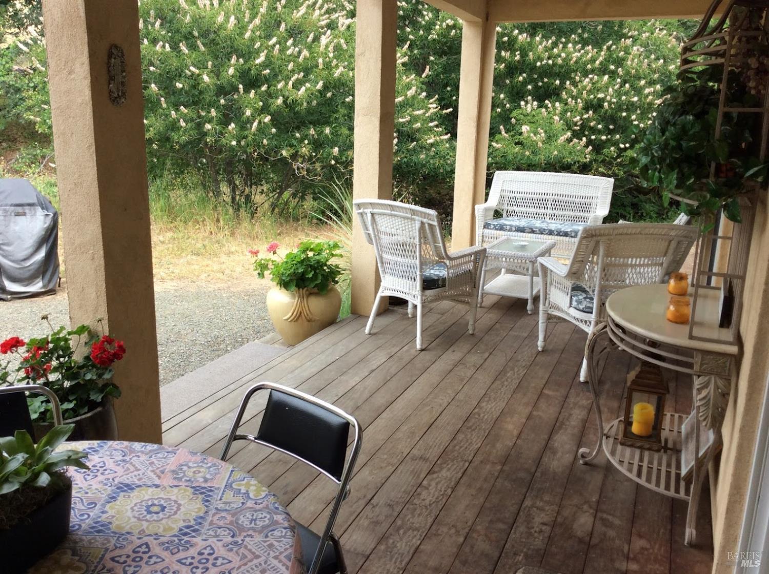 3093 Old Lawley Toll Road Calistoga, CA 94515 - Photo 11 of 17 a view of balcony with furniture and garden