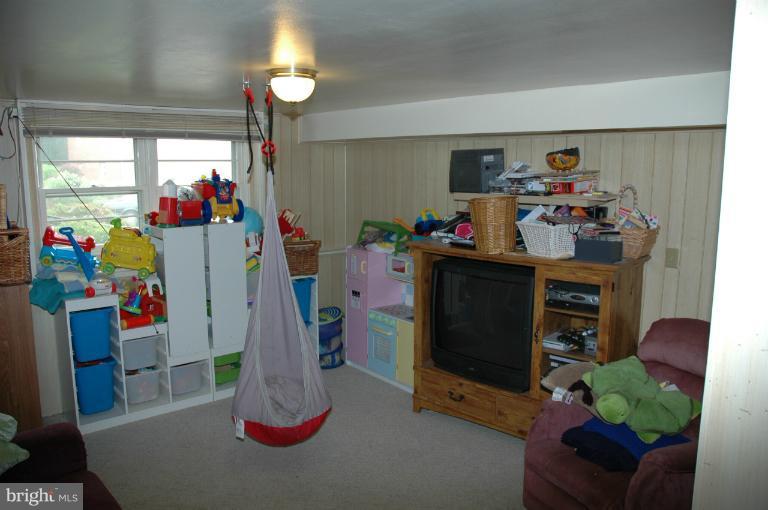 623 Wallerson Road Catonsville, MD 21228 - Photo 12 of 18 Family Room/Play Room