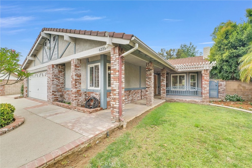 6225 Cliff Court Riverside, CA 92506 - Photo 4 of 29