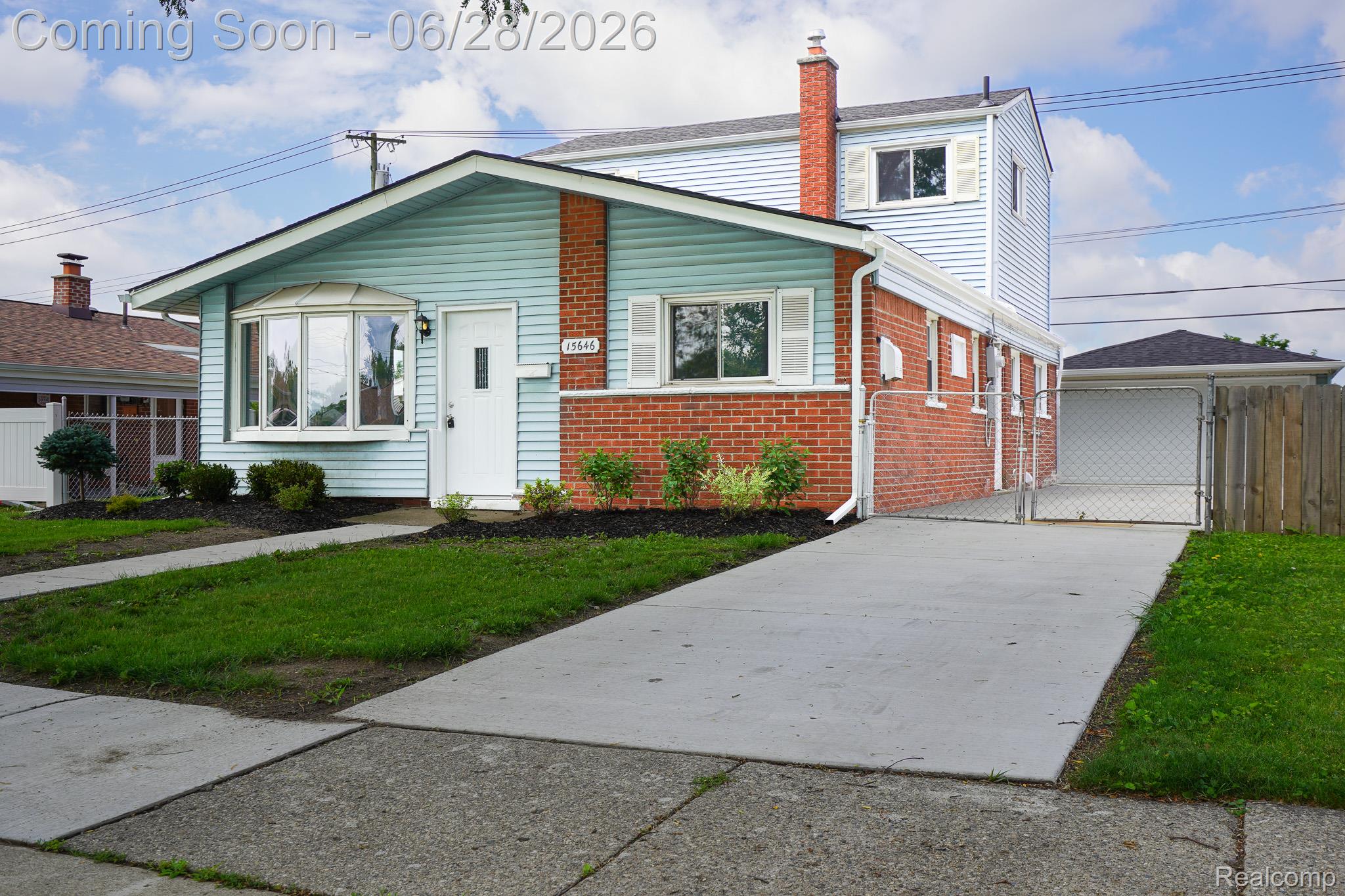 15646 Selwyn Road Southgate, MI 48195 - Photo 4 of 69 DDS04794.jpg