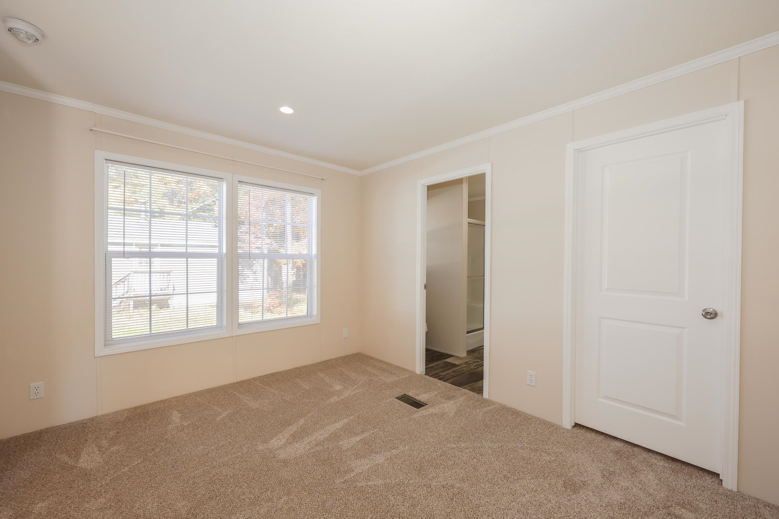 37 Mobile Drive Hudson, NH 03051 - Photo 14 of 32