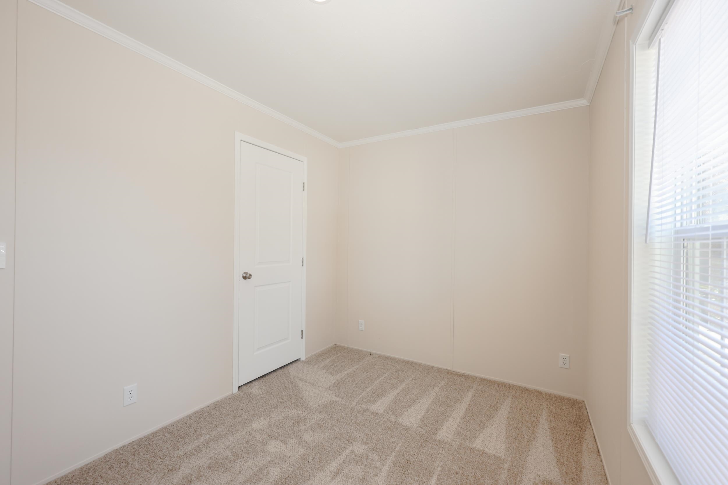 37 Mobile Drive Hudson, NH 03051 - Photo 21 of 32