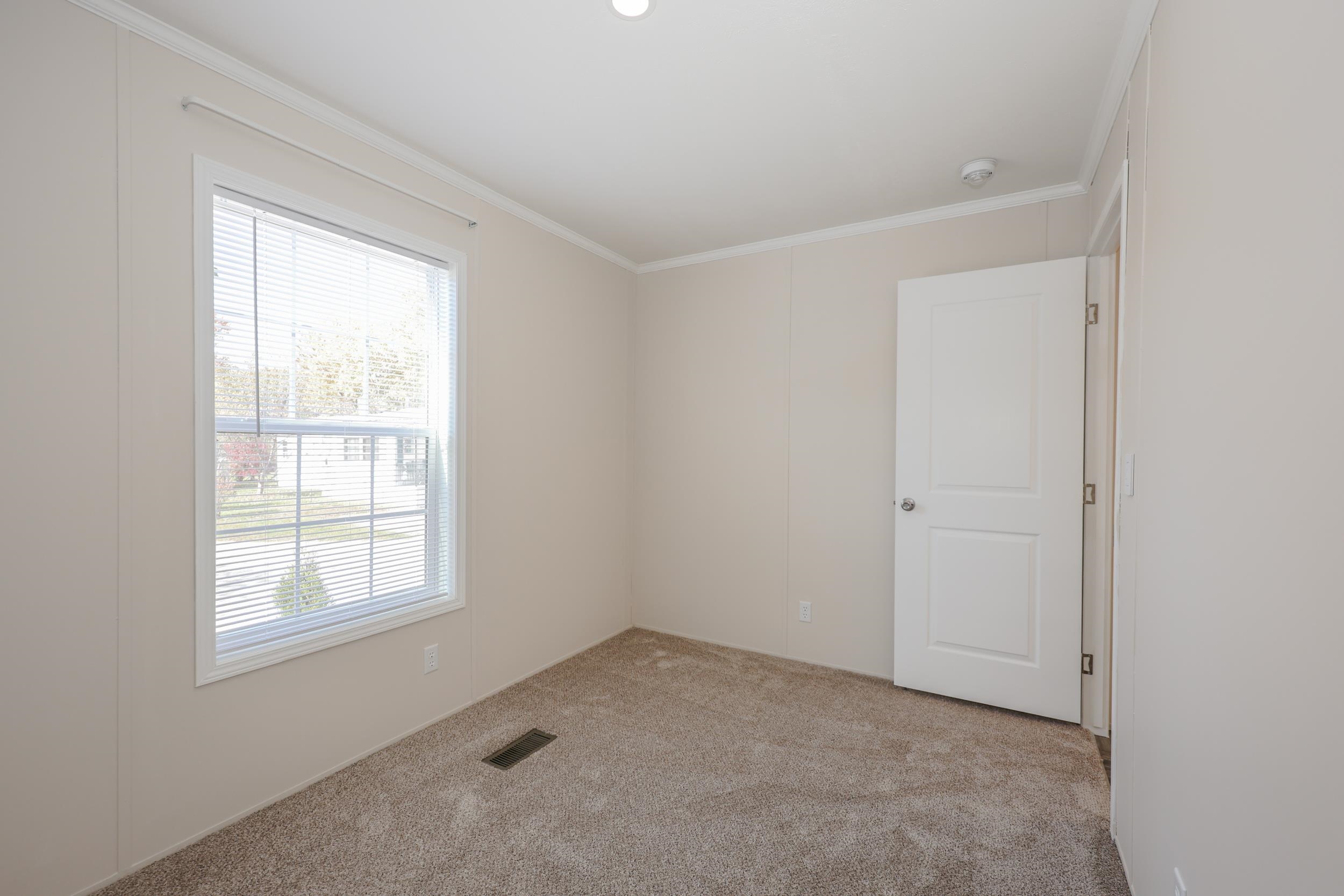 37 Mobile Drive Hudson, NH 03051 - Photo 22 of 32