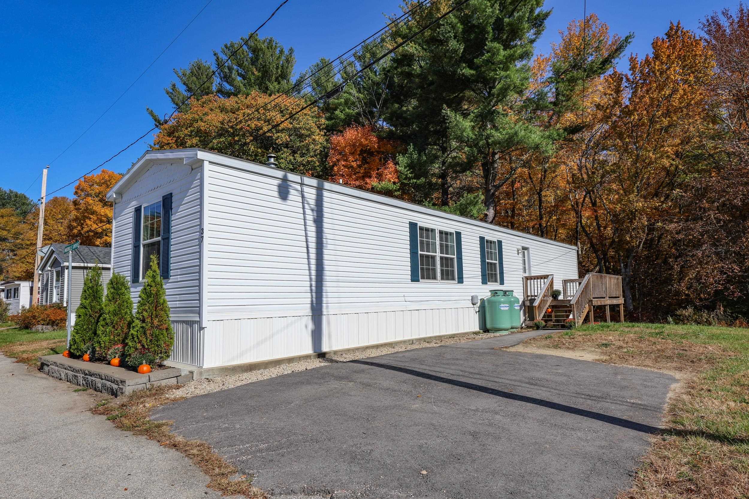 37 Mobile Drive Hudson, NH 03051 - Photo 24 of 32