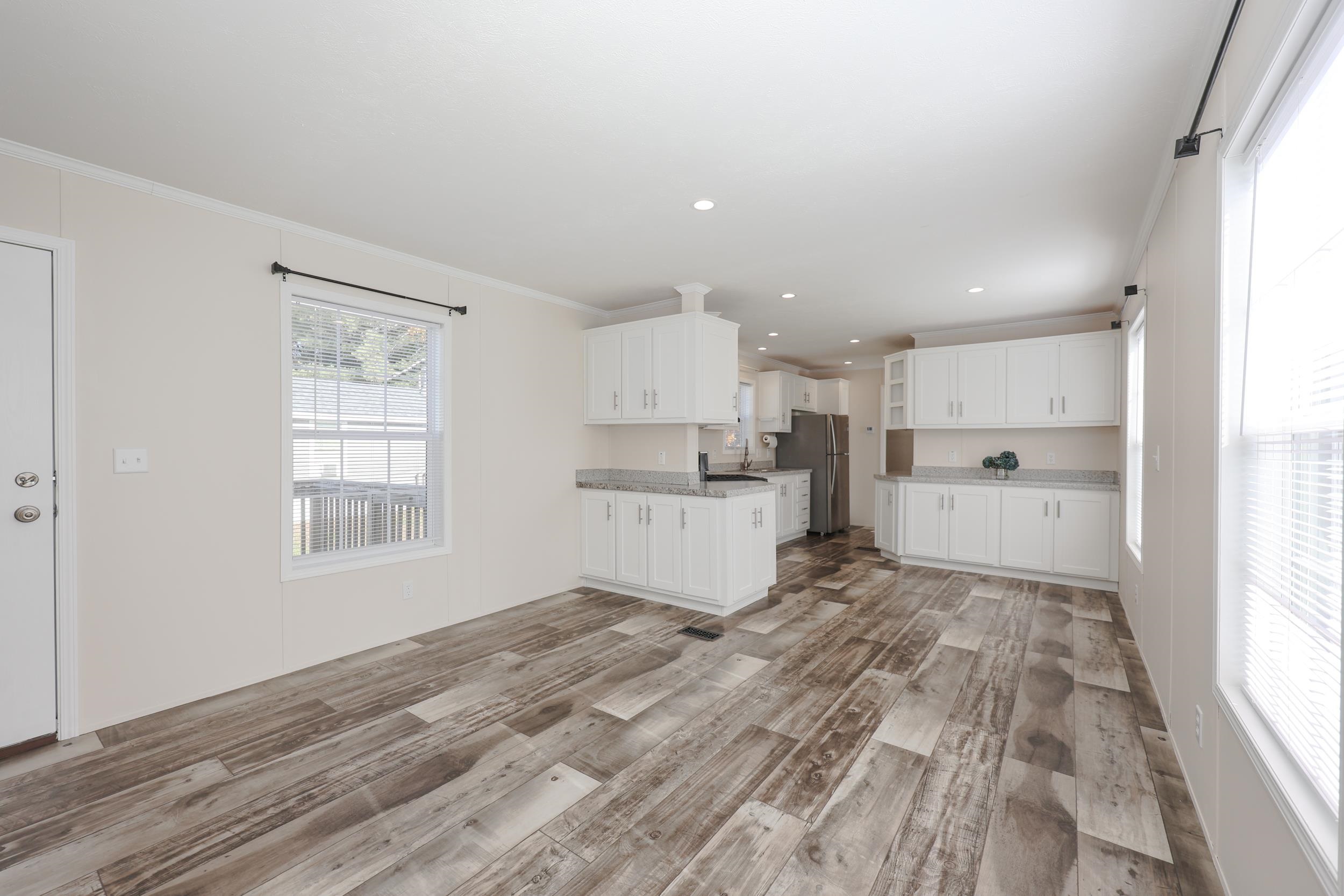 37 Mobile Drive Hudson, NH 03051 - Photo 3 of 32