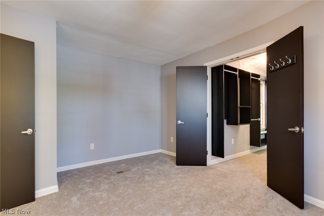 1046 Allston Road Cleveland Heights, OH 44121 - Photo 31 of 34 Master bedroom has an alcove area ideal for sitting and relaxing.