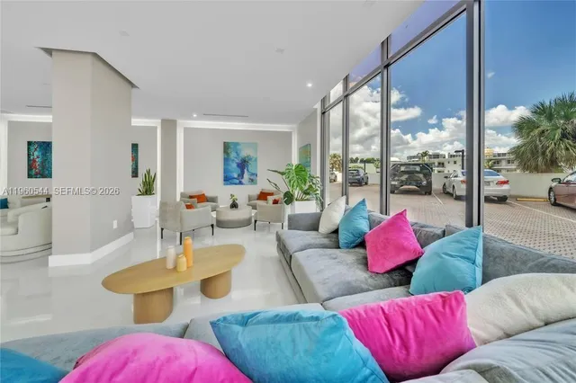 $2,400 | 2401 South Ocean Drive, Unit 702, Hollywood, FL 33019