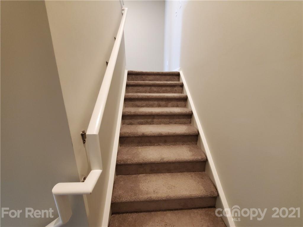 8633 River Ridge Drive Charlotte, NC 28213 - Photo 16 of 23 a view of entryway