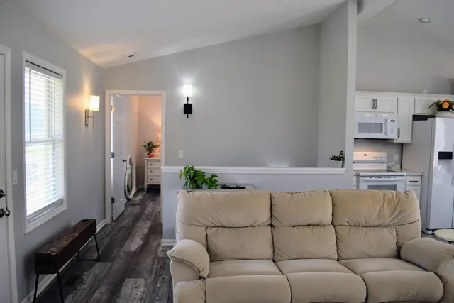 $375,000 | 14888 South State Road, Perry, MI 48872