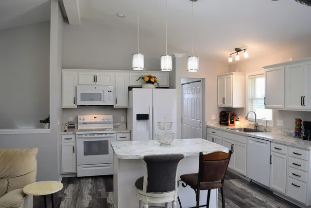 $375,000 | 14888 South State Road, Perry, MI 48872