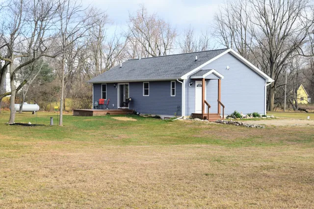 $375,000 | 14888 South State Road, Perry, MI 48872