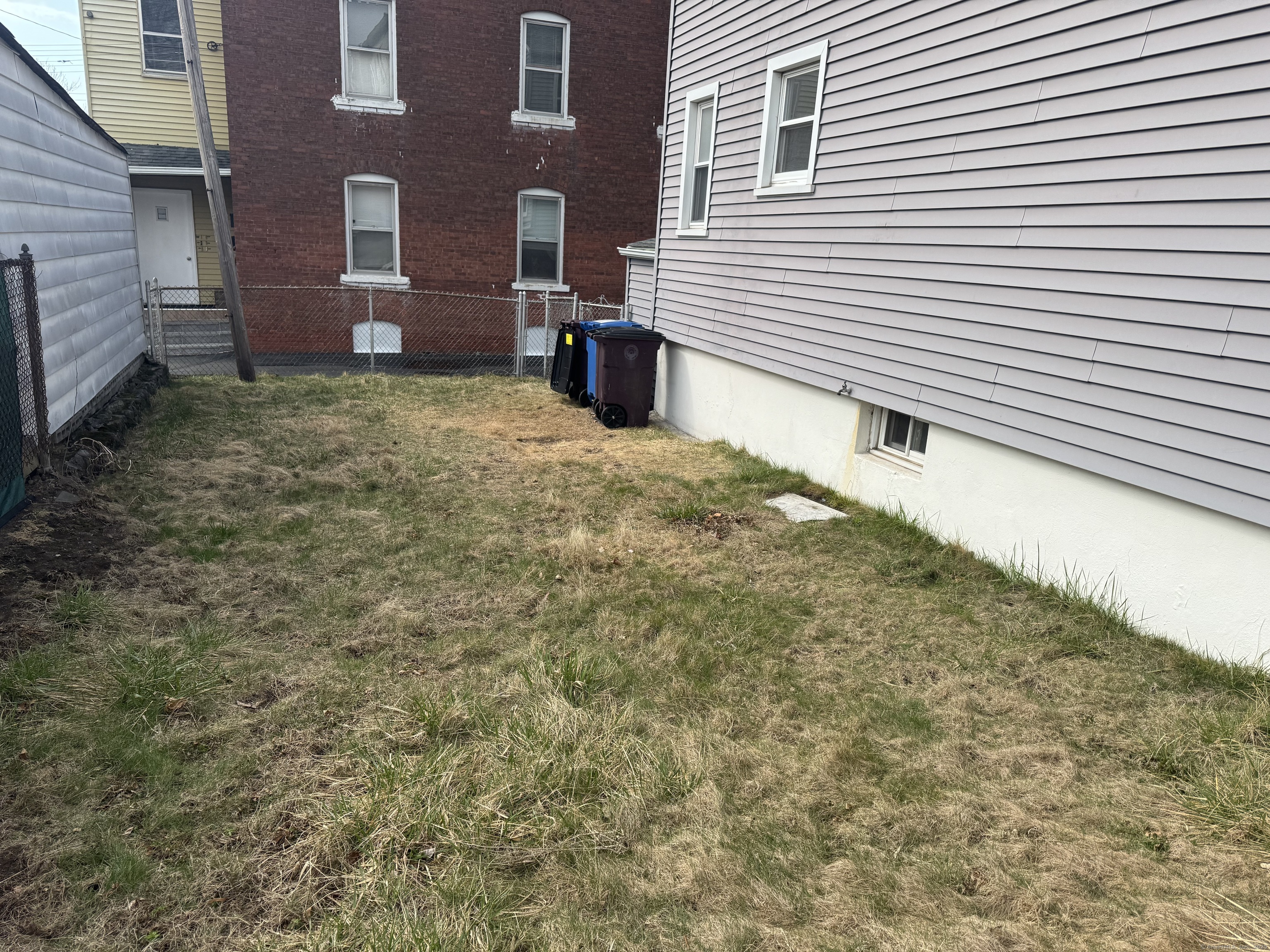 69 Smith Street, Unit 2 New Britain, CT 06053 - Photo 17 of 17