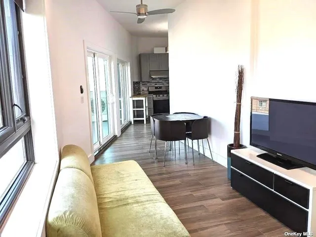 $5,800,000 | 86-30 Grand Avenue, Unit 10 | Nassau Heights