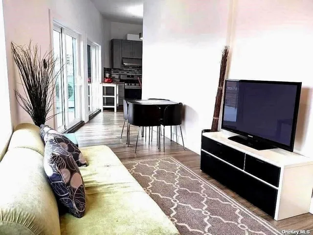 $5,800,000 | 86-30 Grand Avenue, Unit 10 | Nassau Heights