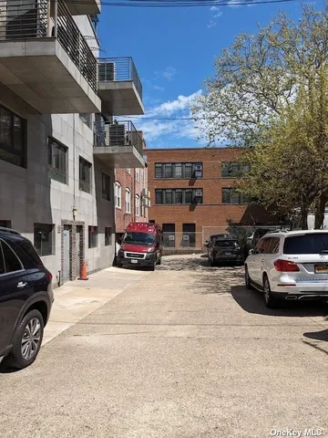 $5,800,000 | 86-30 Grand Avenue, Unit 10 | Nassau Heights