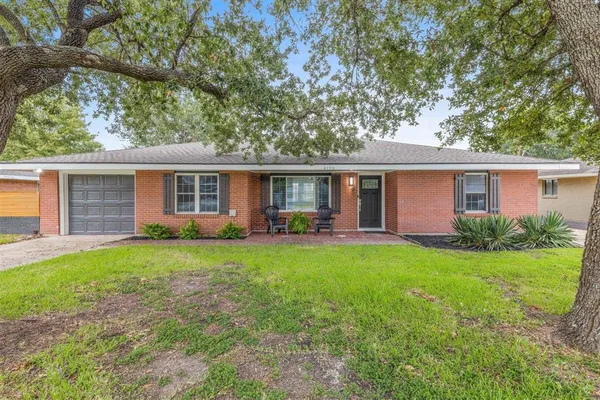 $319,000 | 4125 Mary Ann Lane, Lake Charles, LA 70605