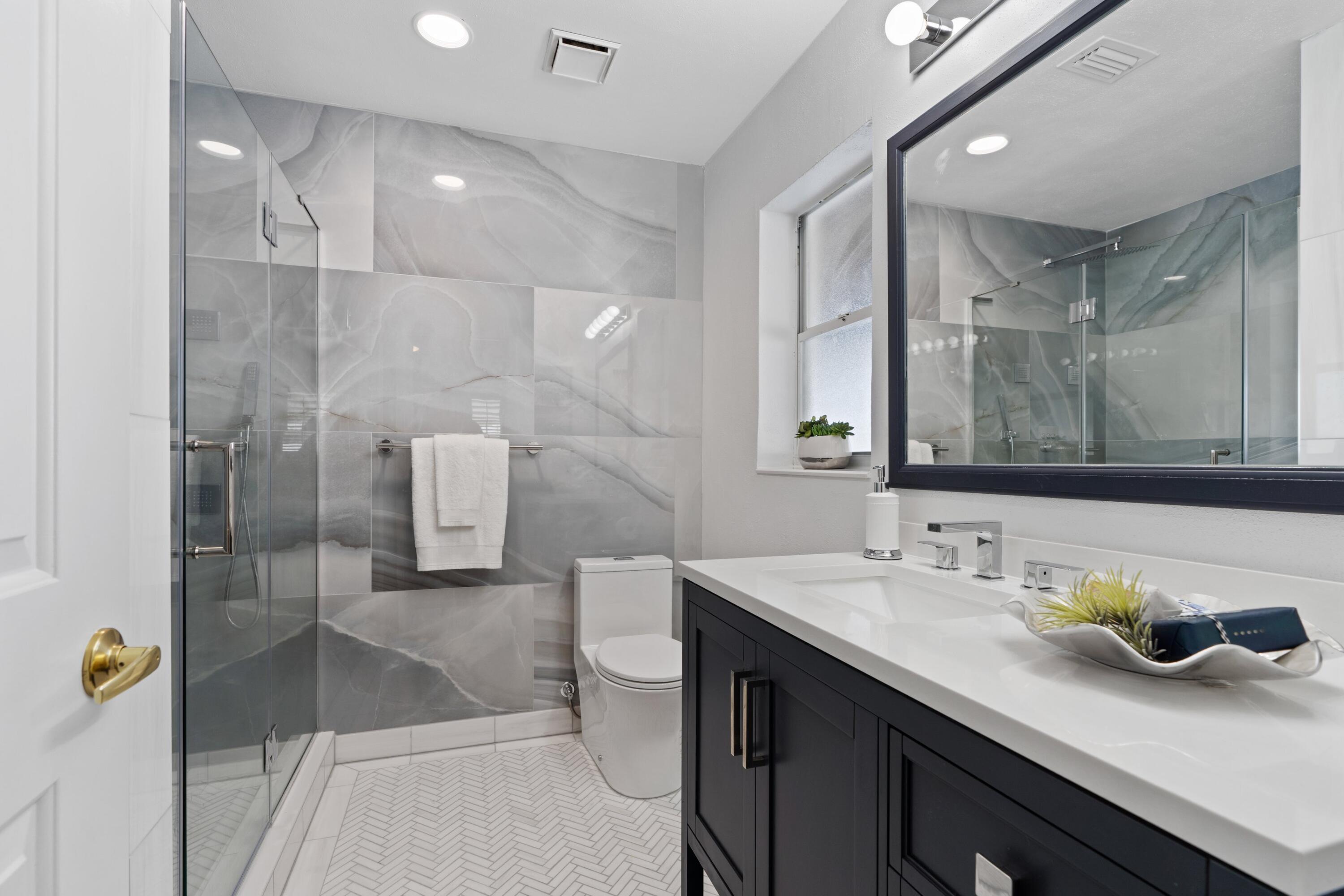 541 Kingfish Road North Palm Beach, FL 33408 - Photo 22 of 32 Master Bath