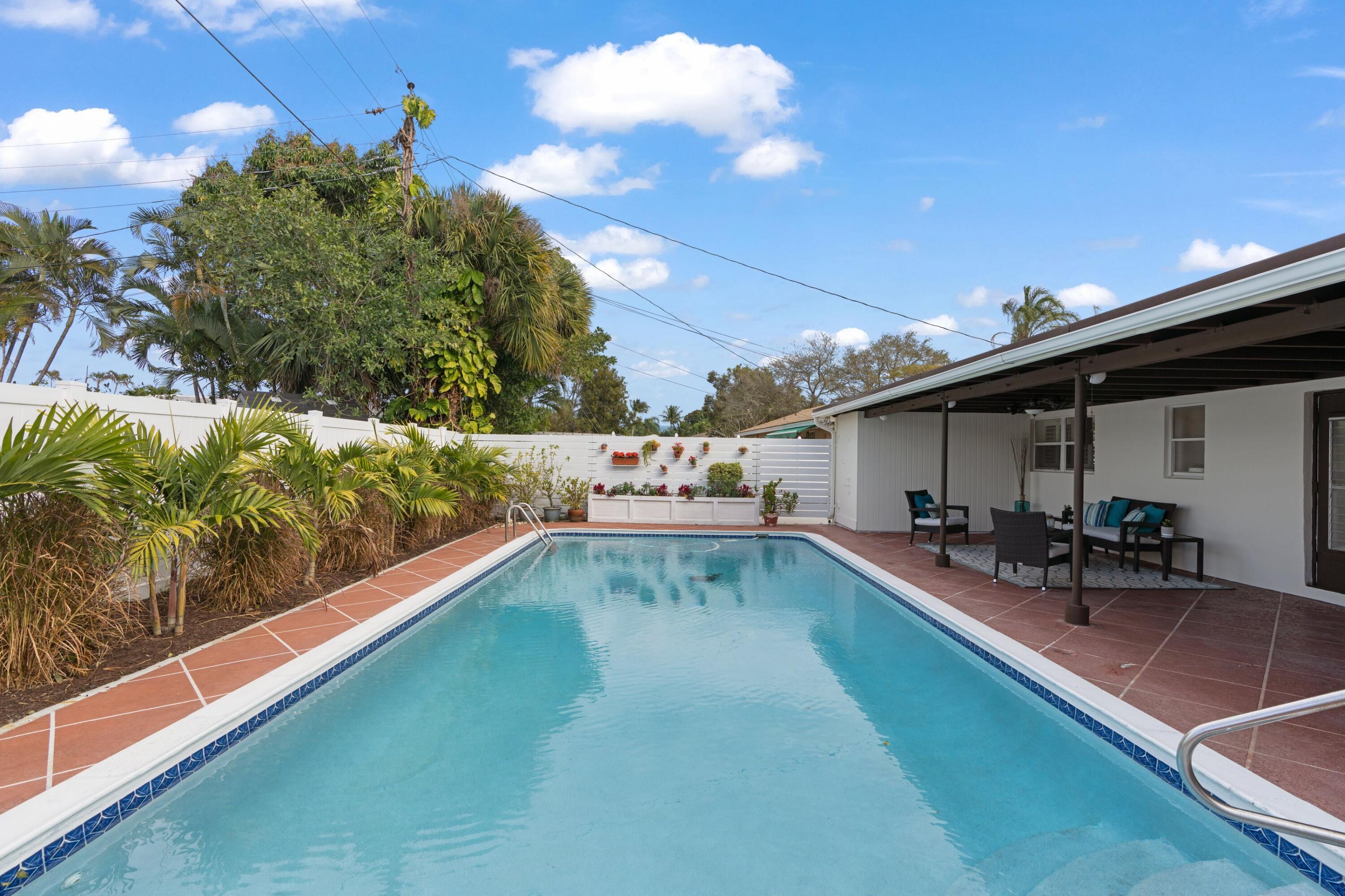 541 Kingfish Road North Palm Beach, FL 33408 - Photo 25 of 32 Pool Deck